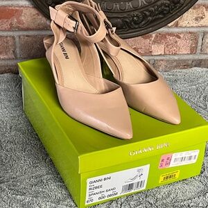 Gianni Bini Rizbee Spanish Sand Strappy Heels Size 8.5M NIB